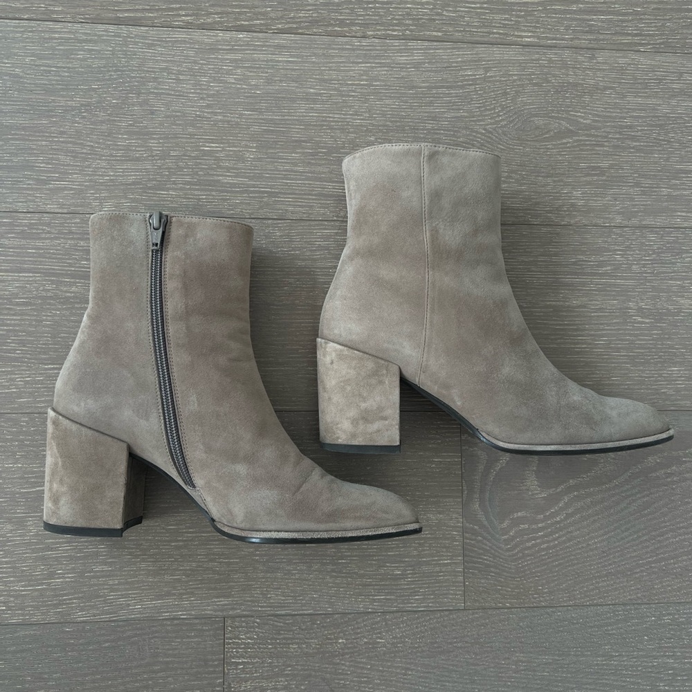 Stuart weitzman beige heeled ankle boots size 7M